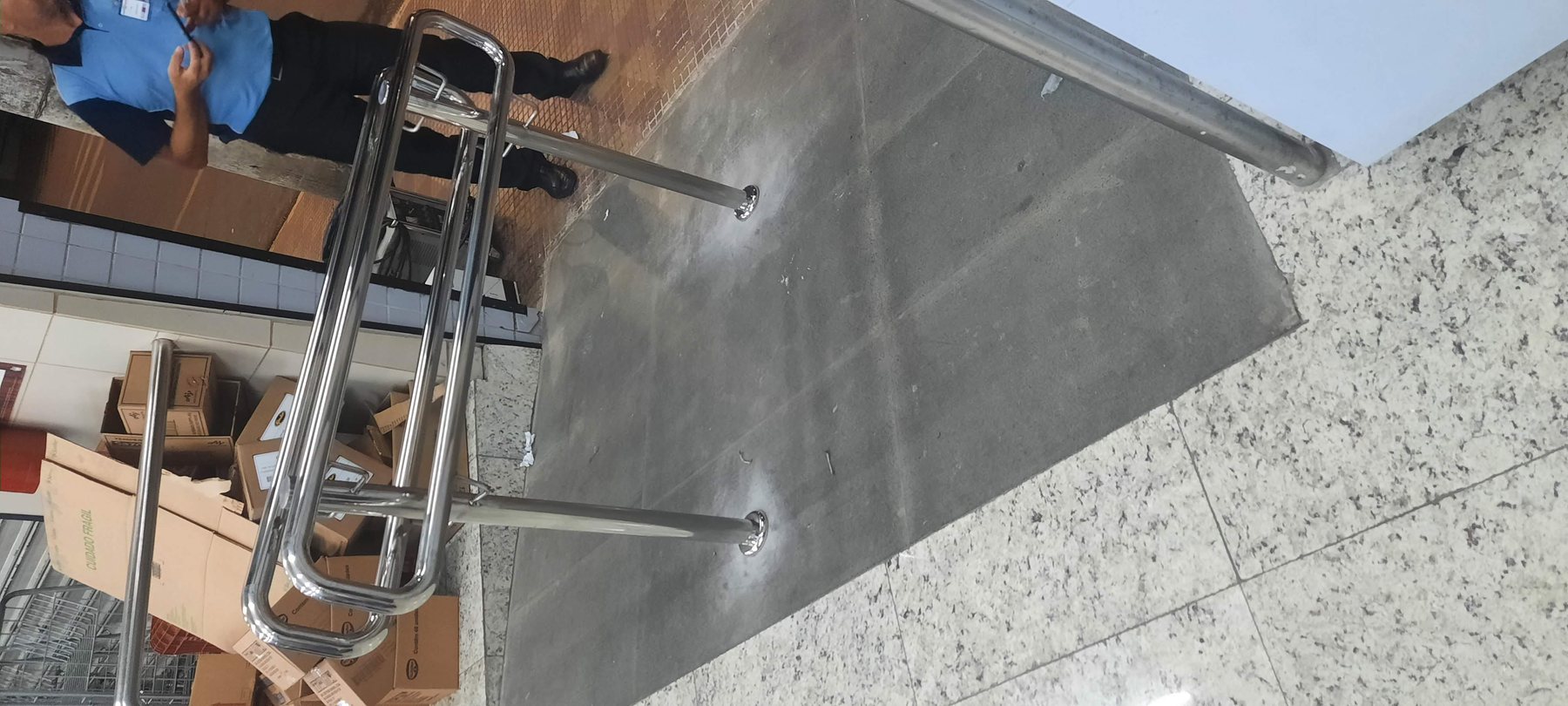 Produção de equipamentos em aço inox na fábrica da Couto Inox